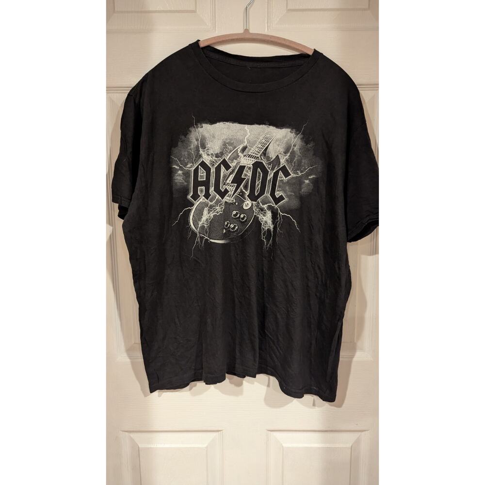 AC DC Electric Guitar Adult Black Size XL TShirt‎ Rock Band Grunge Tee Relaxed
